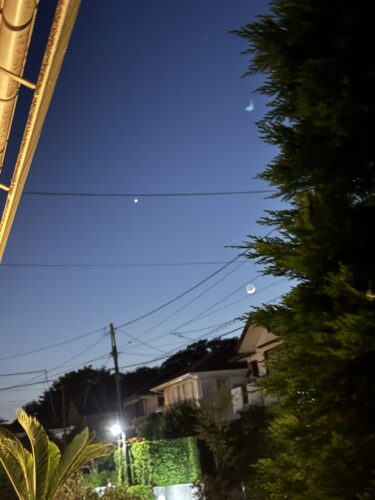 日本の夕暮れ、月様と金星さん